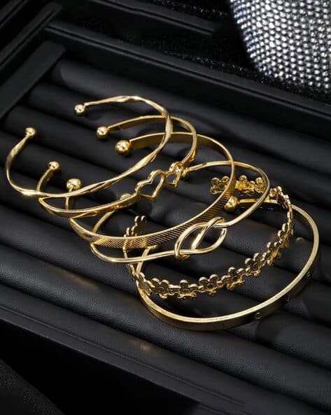 Women Set of 6 Gold-Plated Link Bracelets