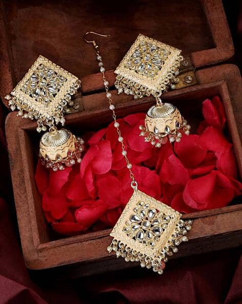 Kundan Studded Earrings & Maangtika Set
