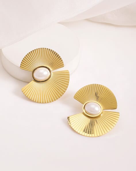 Women Pearl-Beaded Ear Studs