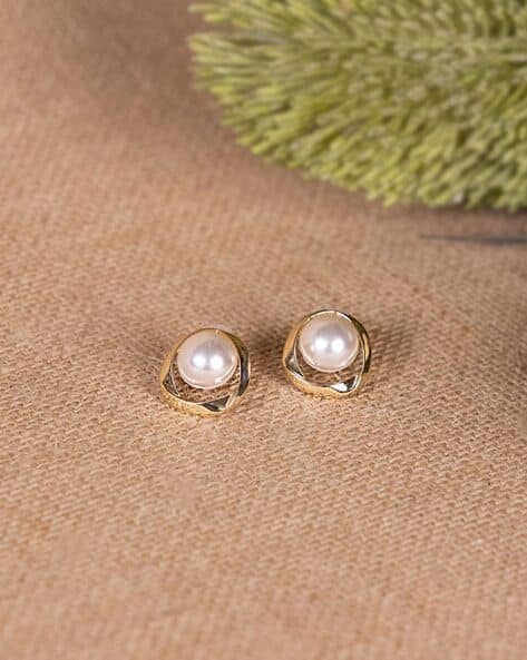 Women Vintage Gold And Pearl Earrings